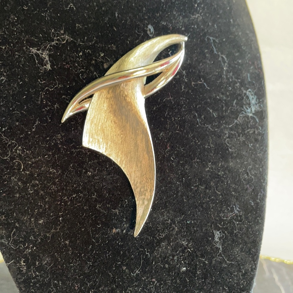 VTG JJ modernist silver tone brooch 3”